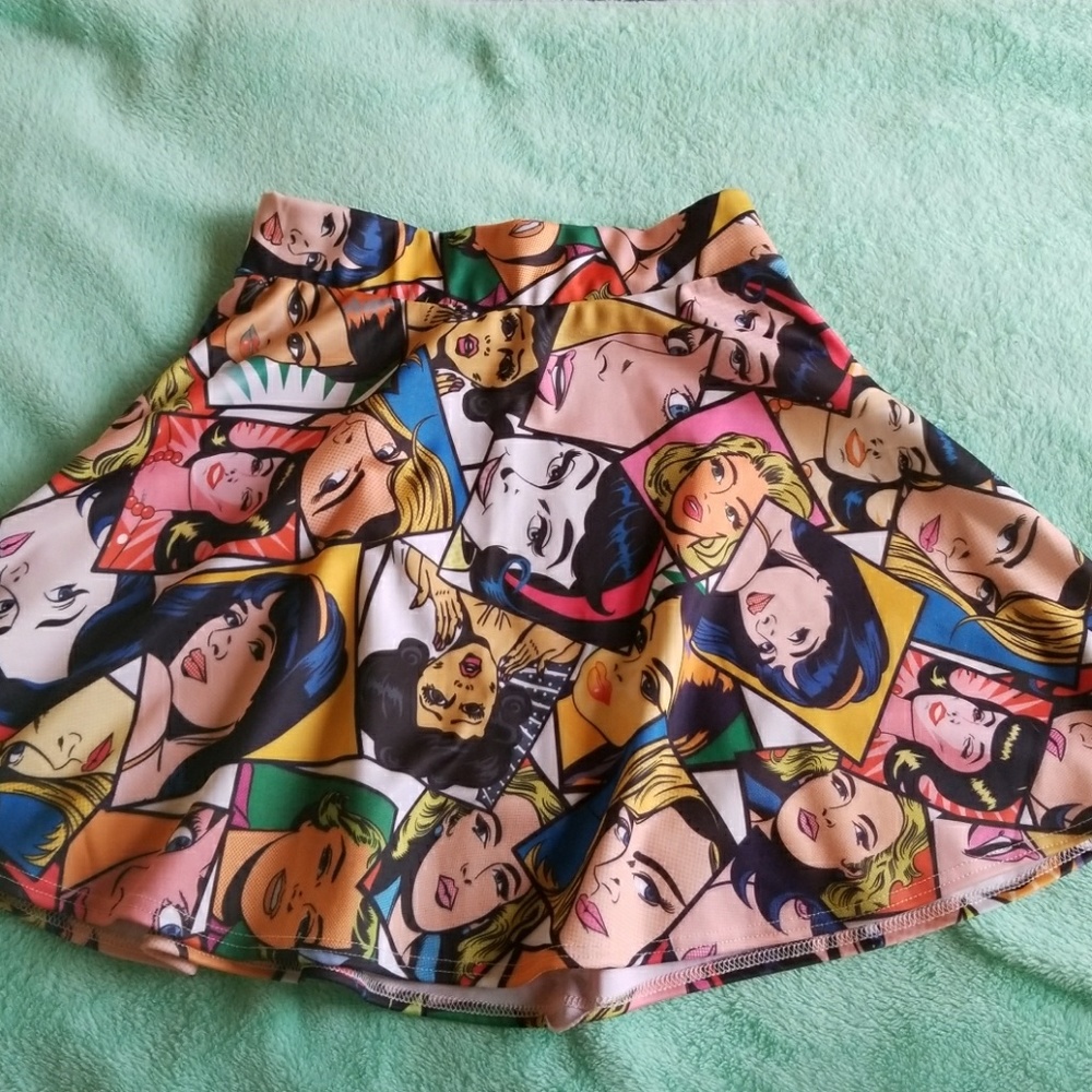 Comic print skater style skirt